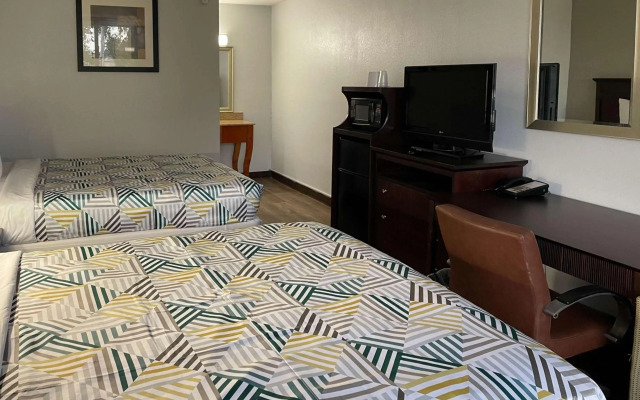 Rodeway Inn Wytheville near I-77 and I-81