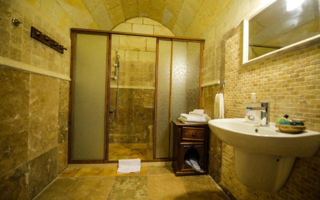 Vineyard Cave Hotel