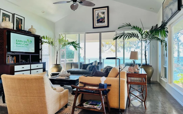Kona Bay Hale by RedAwning