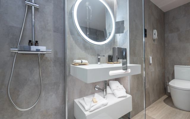 Grand Plaza Hotel & Wellness