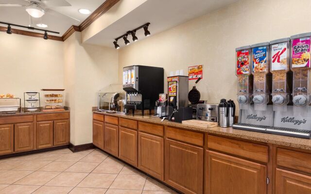 Country Inn & Suites by Radisson, Savannah I-95 North, GA