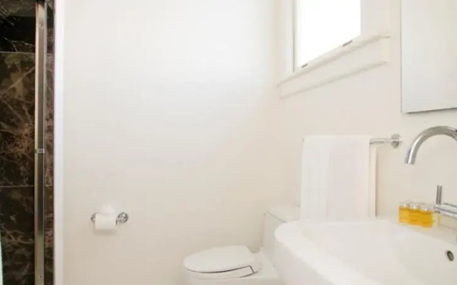Fishermans Wharf 6 Bedroom Flat