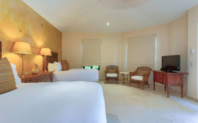 Villa Tranquila: 4 Bedroom Ocean View Villa Perfect for Relaxing at a Discounted Rate!