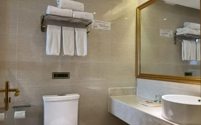 Vienna Hotel (Lingshan Liufengshan Pedestrian Street)