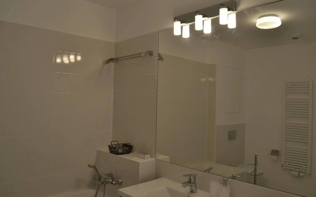 Panorama Apartment with Free Parking