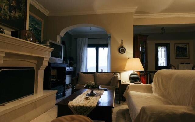 Apartment in Anakasia overlooking Volos