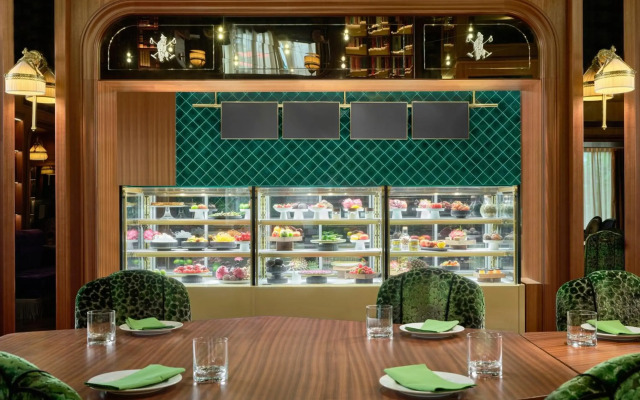 Maxwell Reserve Singapore, Autograph Collection