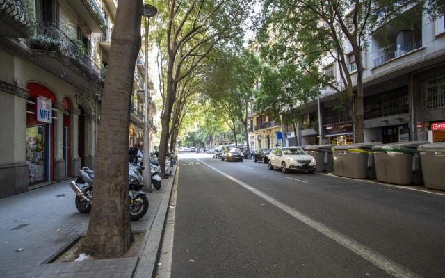 51FLO4-Well located apartment in Sant Antoni