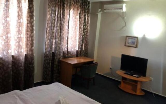Pekin Hotel