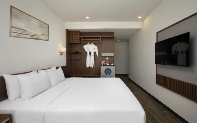 Mangata Beachfront Hotel