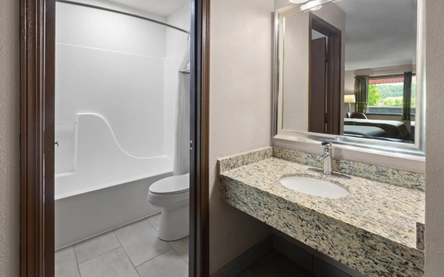 Super 8 by Wyndham Bridgeport/Clarksburg Area