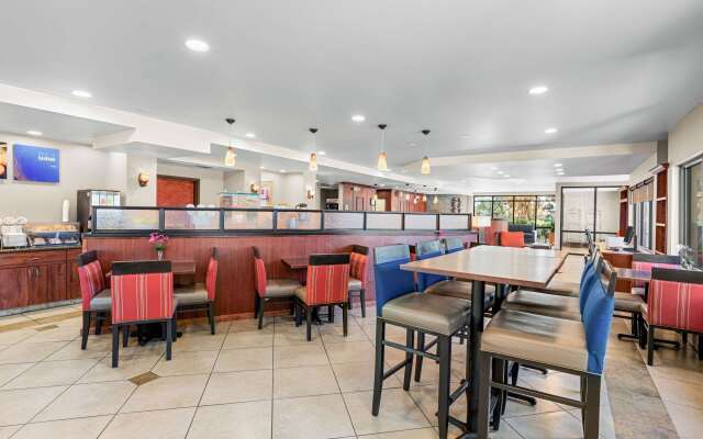 Comfort Suites Vacaville-Napa Valley Area