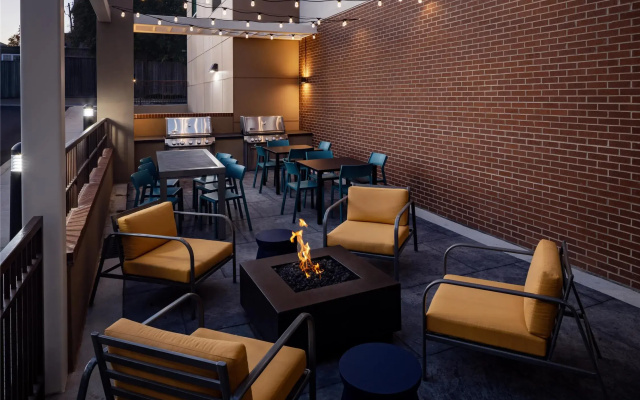 Home2 Suites By Hilton Memphis Downtown