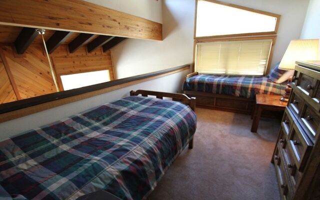 Rainbow S 4 3 Bedroom Condo by RedAwning