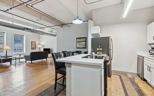 Spacious 2BR Downtown Retreat