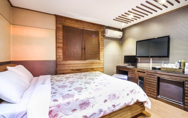 Hotel Rugo in Junghwasan-dong Jeonju