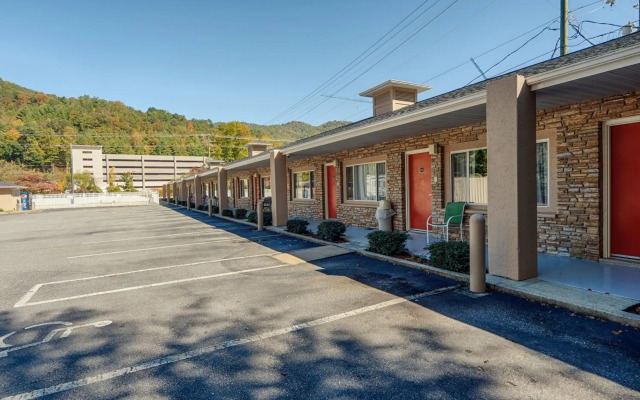 Cherokee Grand Hotel