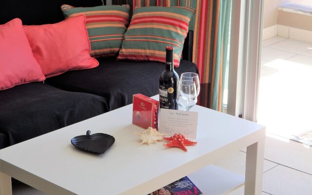 Apartment Poris with Sea View and Pool