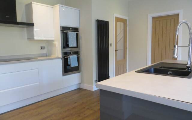 Seaside Retreat Superb Quality Family House