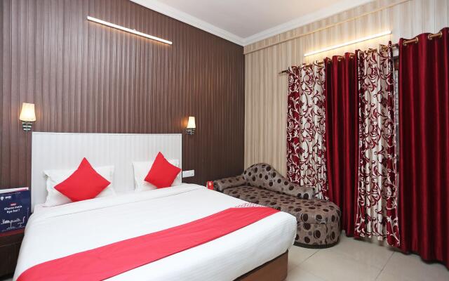 OYO 8714 Hotel Amar