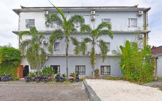 Lavarta Hotel