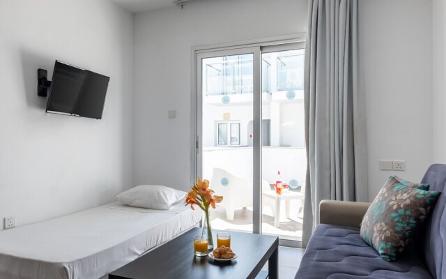 Rio Gardens - Happy 1-bdr Apt w Balcony