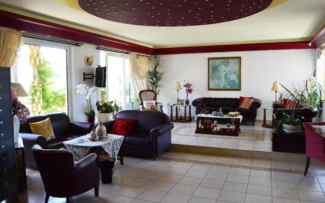 Alexandros Hotel 