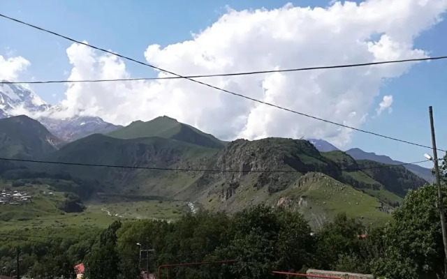 Nikoloz Guesthouse