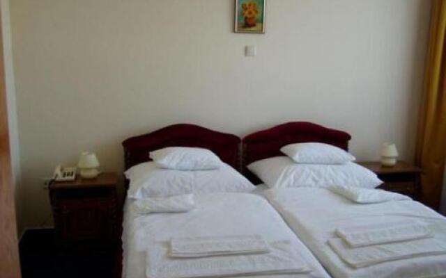 Kincsem Wellness Hotel