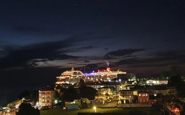 Lovely 2-bedroom apartment with shared jacuzzi & pool