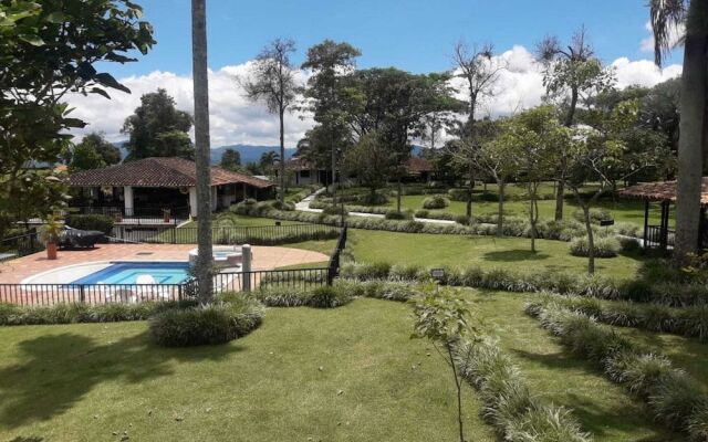 Hotel Campestre Los Nogales