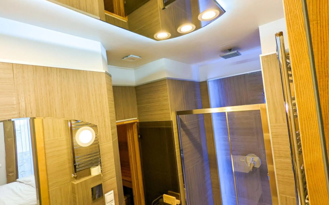 120M2 LUXURY CONDO with SAUNA, JACUZZI, CINEMA In Downtown Budapest