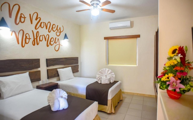 12 Bees Hotel