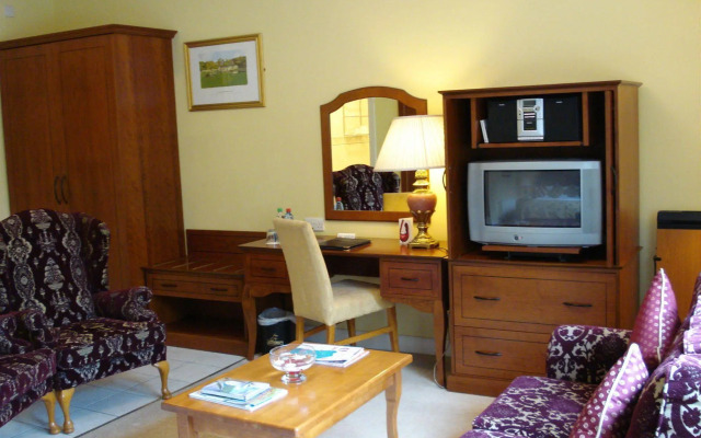Ashlee Lodge