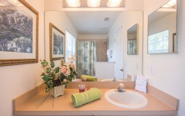 Exotic Nest 5 Bedroom Home by Redawning