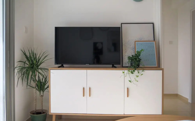 Phaedrus Living: Central Luxury Flat Esperidon 201