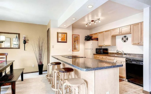 Park Place 101c 2 Bedroom Condo by RedAwning