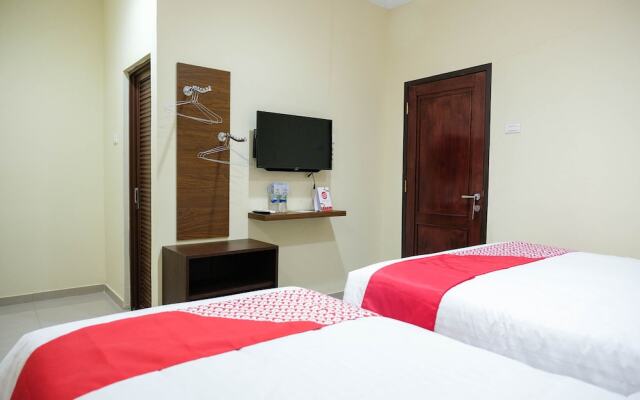 OYO 1149 Hotel Mustika