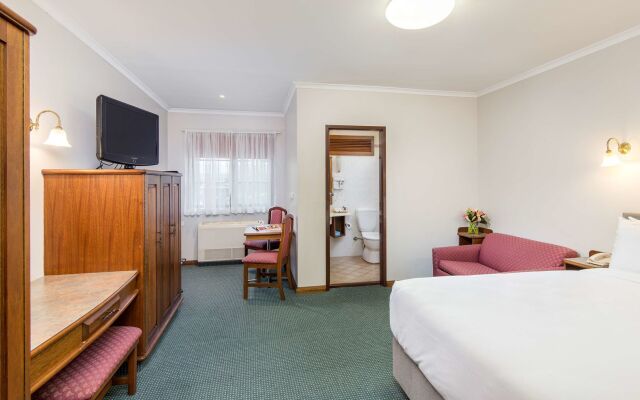 Adelaide Inn