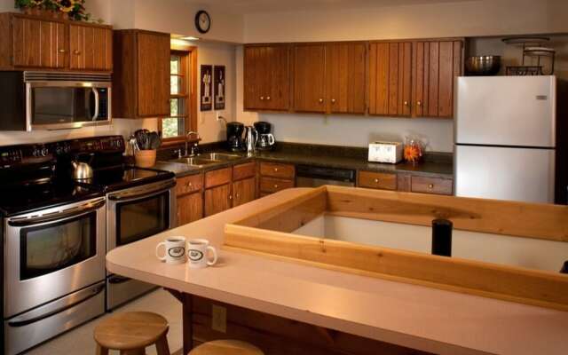 Opossum Creek Retreat