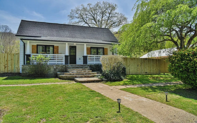 The Spruce House Cozy Home in Swannanoa