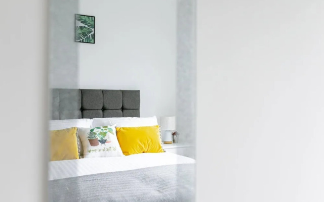 Skyvillion 2bed Enfield Flat W Balcony - Parking