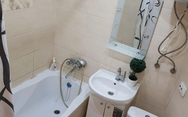 Квартира у метро Студенческая, Фармакадемия, Караван