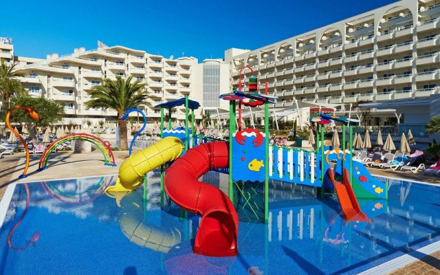 Hipotels Coma Gran Aparthotel