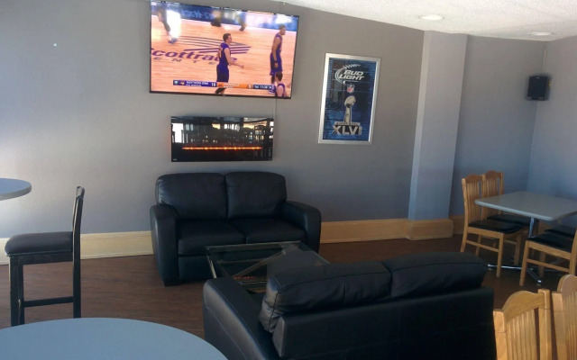 Clarion Lakeside Inn & Conference Centre