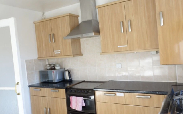 London Heathrow Airport Rooms T.G by C&P