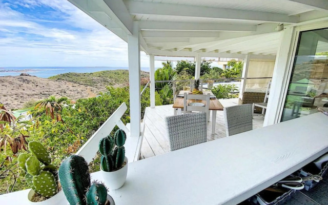 Villa Cazou, sea view, private pool, Wifi 100Mbps