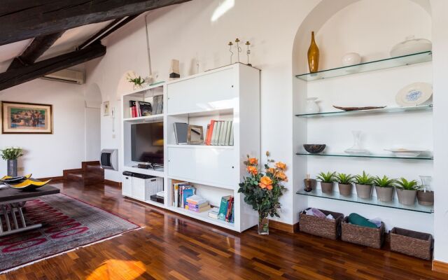 Penthouse Via Caradosso