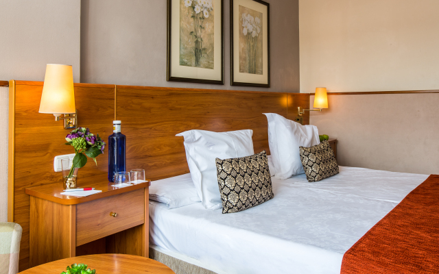 Leonardo Hotel Granada