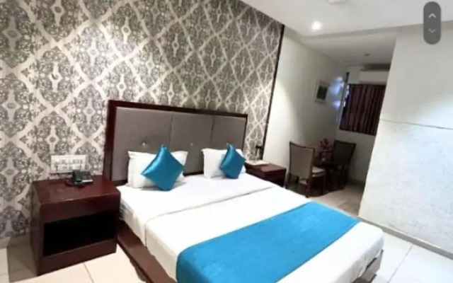 OYO 61228 Hotel Shrimad